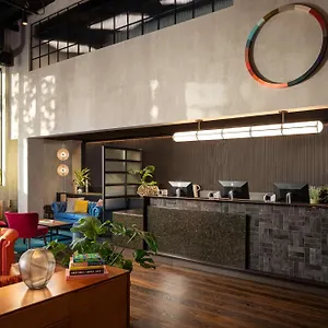 Hotell The Gantry London, Curio Collection By Hilton