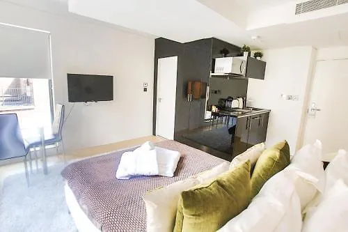Room Home Stay London Aparthotel